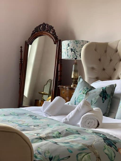 Luxury Georgian Home, Hot Tub, Sea View, Private Garden, Sleeps 6 Bognor Regis Exterior foto