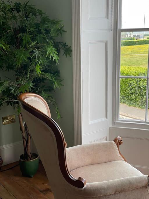 Luxury Georgian Home, Hot Tub, Sea View, Private Garden, Sleeps 6 Bognor Regis Exterior foto